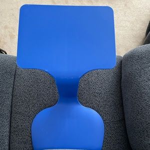 The Surf is a mobile writing tablet.  Used in classroom or home schooling.